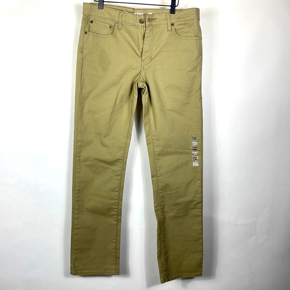 NWOT Urban Pipeline Ultimate Flex Khaki 33/32 Slim Straight